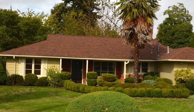 Pristine Downtown Bellevue Home- Total Remodel. Seattle 15 Min