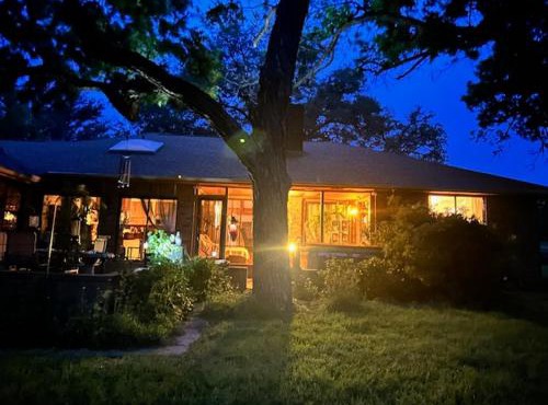 Private 5 star ranch duplex with million dollar view pet & smoking friendly