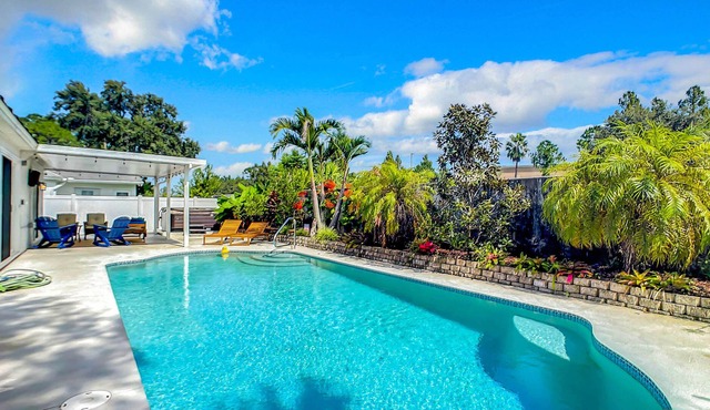 Private Pool and Hot Tub Home, 6 Miles from Beach