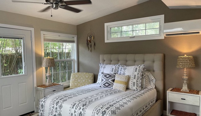 Private Zen Guest Cottage Close to Downtown Mount Dora