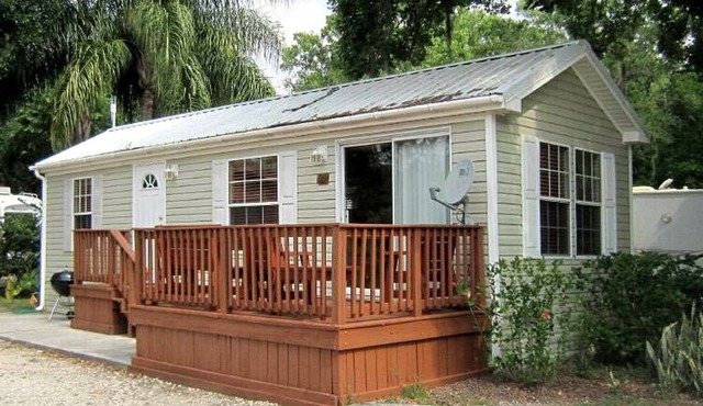 Quaint Cabin with Comfy Interior in Inverness, Florida