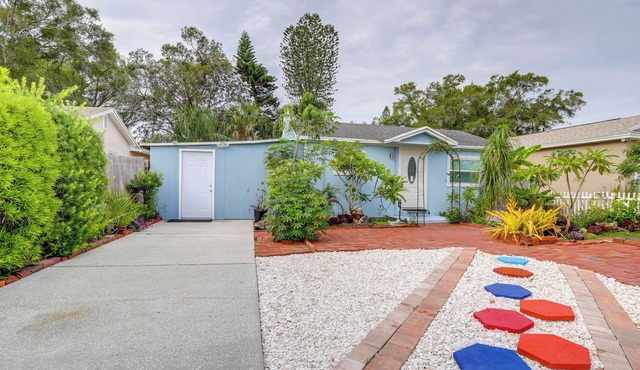 Quaint Jungle Hideaway Near Downtown St. Pete