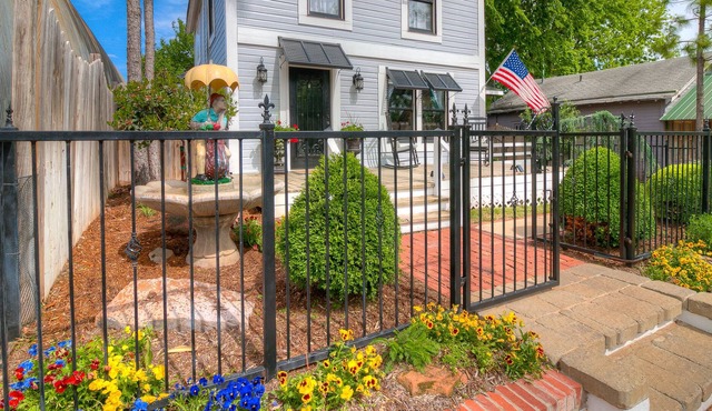 Red Brick & Blue Skies / POOL & SPA