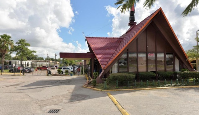 Red Carpet Inn