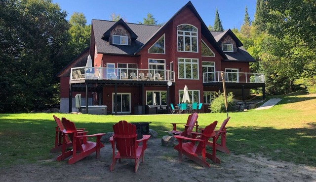 Red Devil Six Bedroom Cottage Private Beach