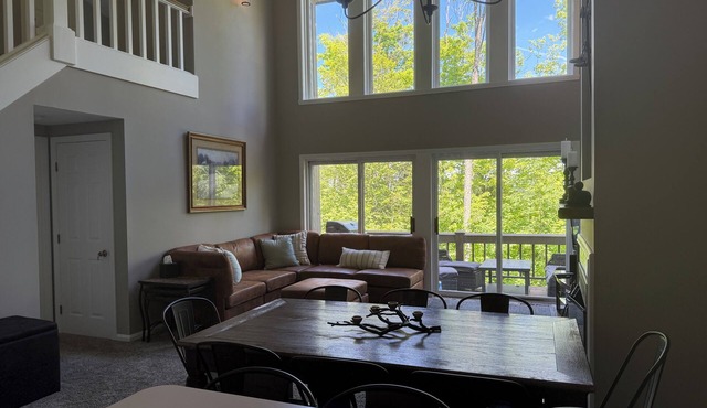 Refreshed look has started! “Seek The Peak” 3BR+Loft Golf & Ski Retreat sleep 14