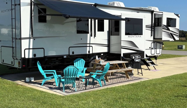 Relax and enjoy some R&R in our new luxurious RV in Grand Riviera RV Resort