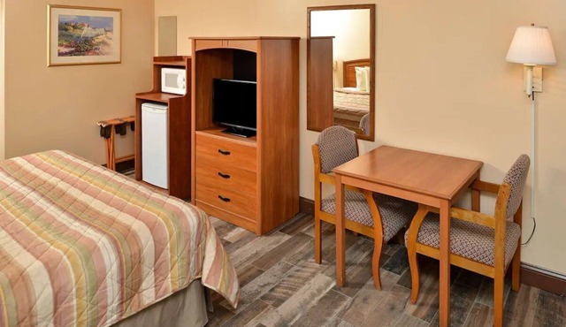 Relax & Explore From This Ideal Room Near Dinings | Fiesta Falls Mini-Golf-1.4mi
