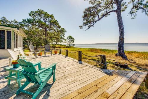 Relax & Refresh: Waterfront Cottage in Panacea