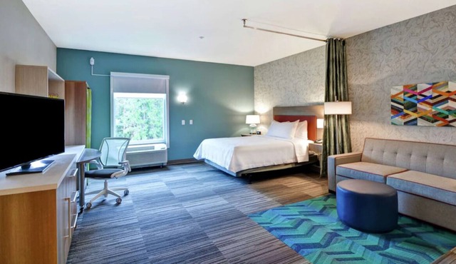Relax & Rejuvenate In Our Spacious Accommodations! w/ Full Kitchen, Onsite Pool!