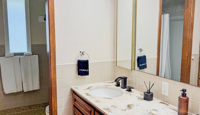 Renovated 2BR Home · Mins to State Fairgrounds & Downtown