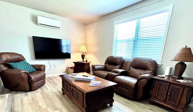 Retro Roost - 3BR/2.5BA - Close to Tech