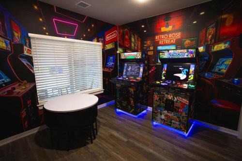 Retro Rose Retreat-Rose District