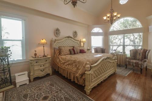 River Lily Inn Bed and Breakfast
