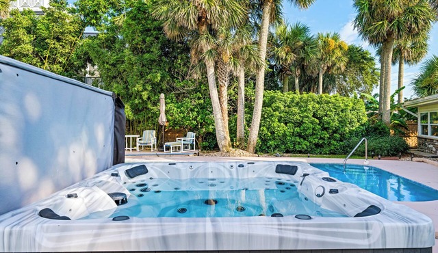 Riverview Pool Home - Trailers Welcome