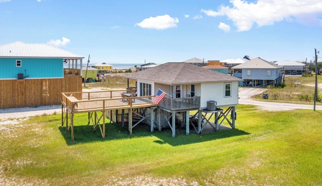 Robin's Sunrise - Recently updated 2 BR Pet-Friendly Home with Gulf Front views