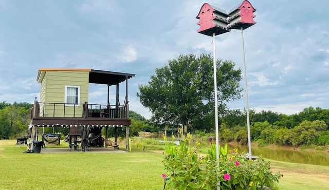 Romantic Waterfront Cabin on the River near Possum Kingdom Lake