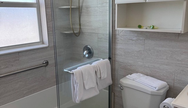 Room 21-Studio-Second Floor-Sleeps 2