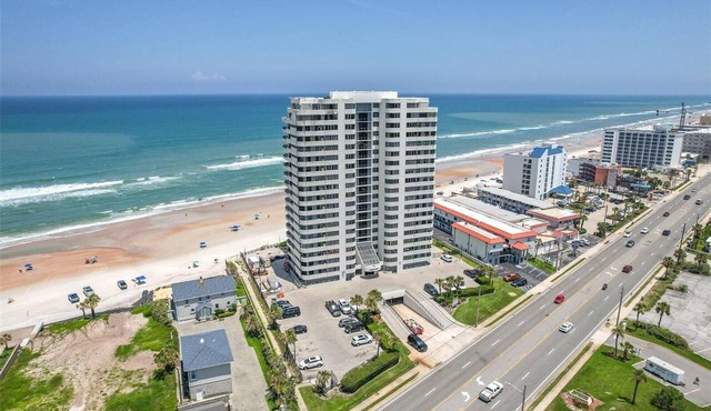 Roomy Oceanfront 2/2 condo with Million Dollar views in fabulous Daytona Beach!