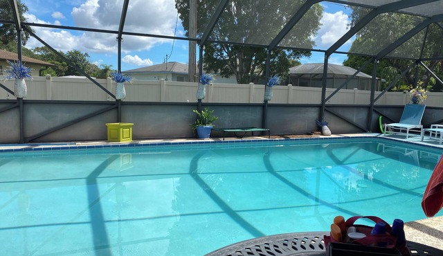 Rustic Elegance- Private Heated Salt pool, 2 bed, 2 bath, Fenced & Pet friendly