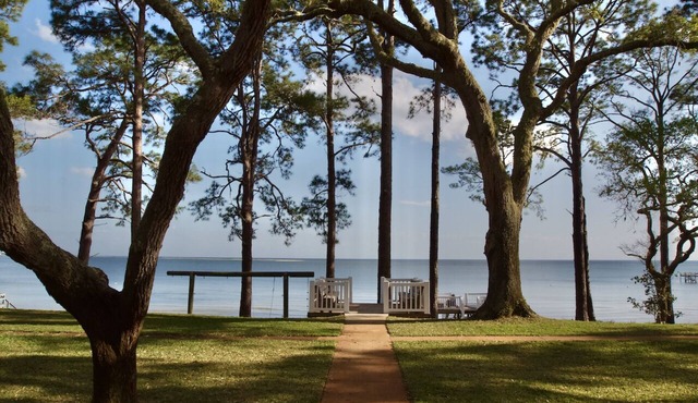 Saint Teresa Coastal dwelling with Guest house option.