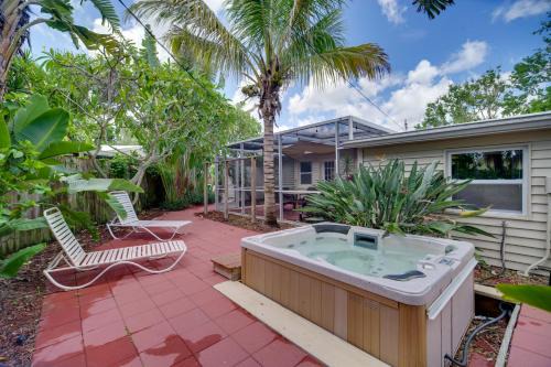 Satellite Beach Sunshine House with Hot Tub!