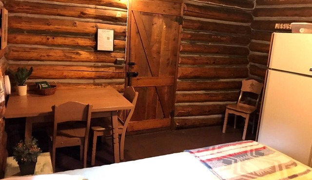 Screened Sleeping Porch + Spearfish Creek - Mt. Meadow Cabin!