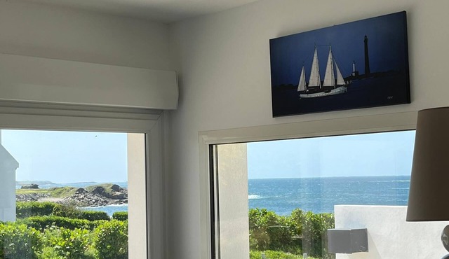 Sea view villa with heated indoor pool in Porspoder