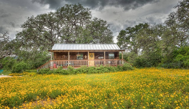 Secluded Ranch Cabin Get Away Between Lost Maples & Garner