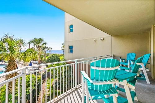 Second floor bright & Spacious condo with resort amenities ocean views & W&D