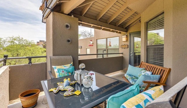Second Floor Spacious 2 bedrm/1 bath with Fantastic Mountain Views