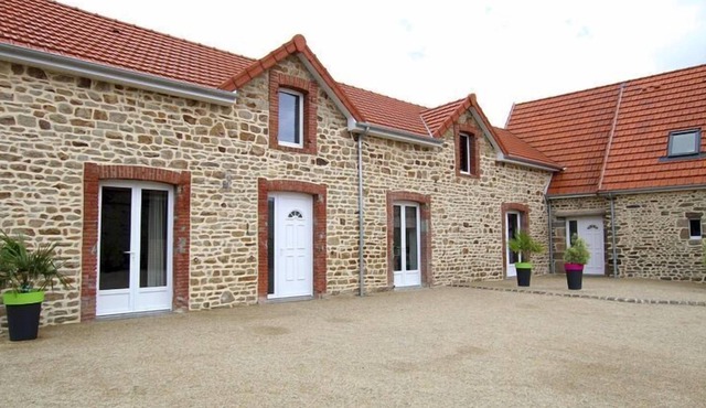 Semi detached house, Bacilly