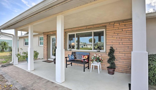 Single-Story Home: Walk to Beach, Pier & River