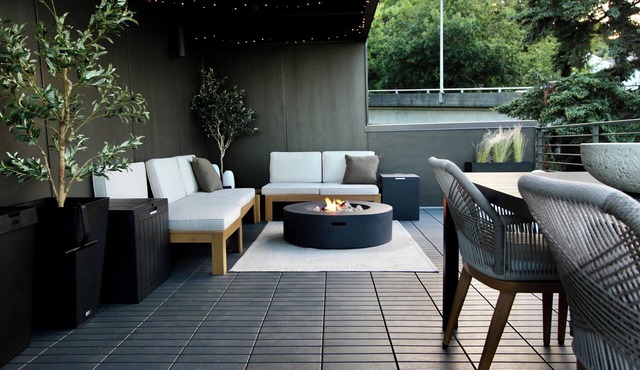 Skyline Rooftop Lounge, BBQ + Fire Pit, Near MAJOR INTERNATIONAL SPORTING EVENT, with AC!