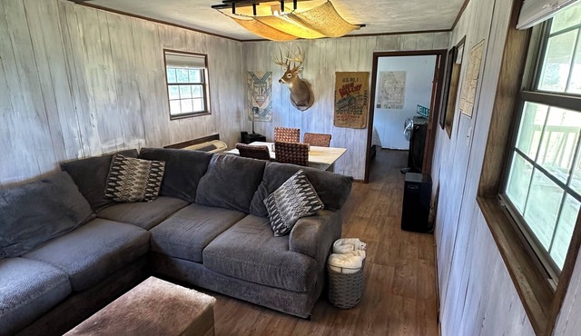 Small Country Home on Private Farm In City Limits of Sneads