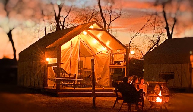 Son's Blue River Camp Glamping Cabin U