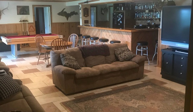 Spacious 3 bedroom for outdoor getaway, gateway to western U.P. Adventures