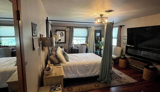 Spacious 5BR/4BA Getaway in Oshkosh – Perfect for Families & Groups!