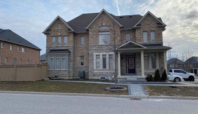 Spacious 5BR Home for Families/Business Travelers