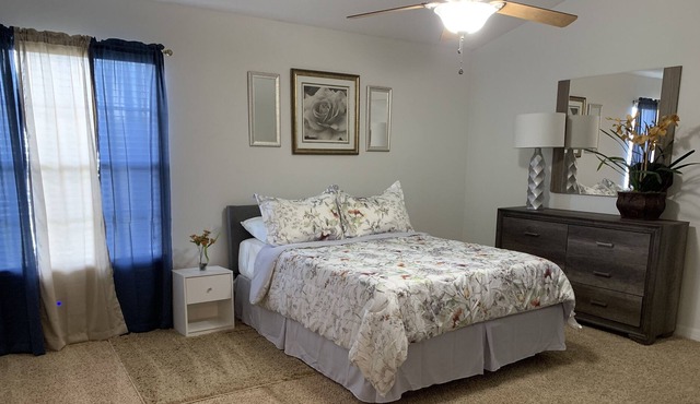 Spacious Condo located just minutes from Orlando theme parks!