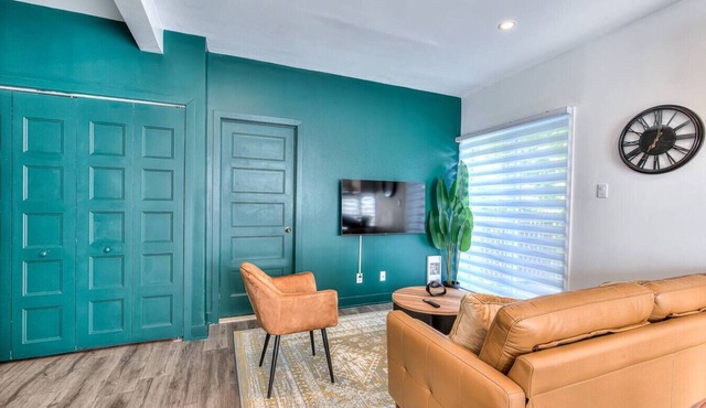 Spacious Delightful 3.5BR Easy Access to Montréal