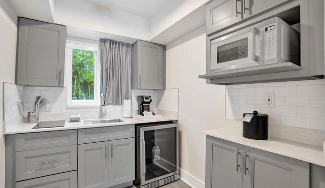 Spacious Two Double Suite with Kitchenette at Ocean Blvd