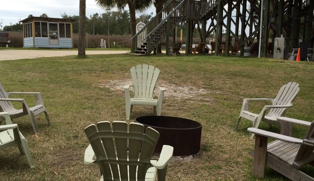 Spring Warrior Fish Camp Studio Room, Located On the Gulf of Mexico