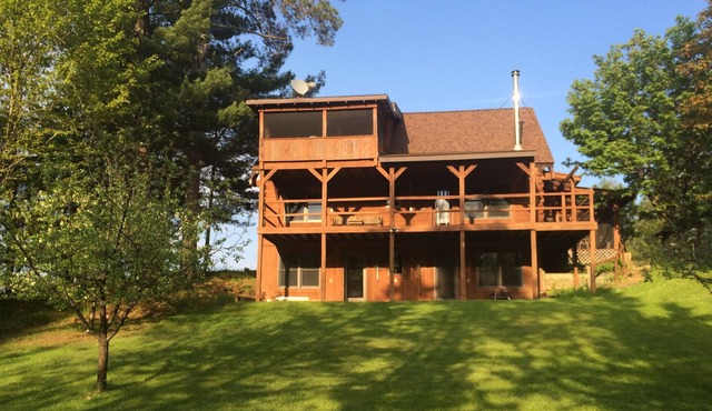 "Steelhead Lodge" Log Home On The Big Cedar River