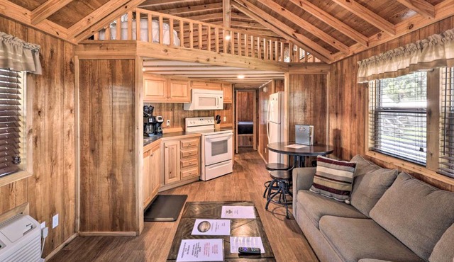 Steinhatche Cottage Unit 13 with Private Porch