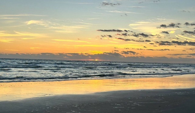 Steps to the beach! Incredible value for family vacations! Sleeps 6