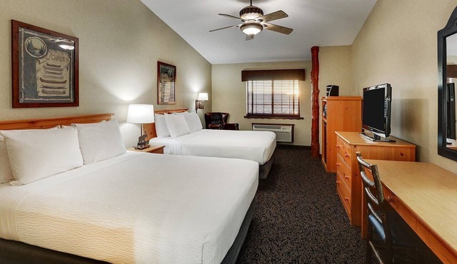 Stoney Creek Moline Stay w/Onsite gym | 1 King Bed | 4.0 mi to Figge Art Museum