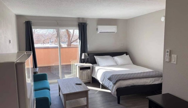 Studio apartment Near UNM, Nob-Hill and downtown.