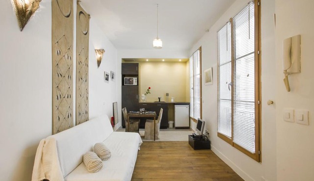 Studio Beaune in Paris