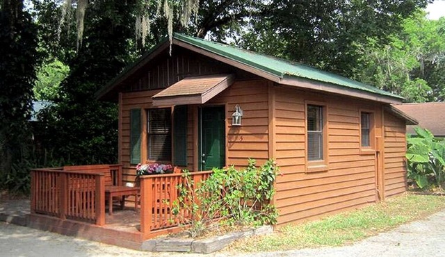 Studio Cabin Great for Couples in Inverness, Florida